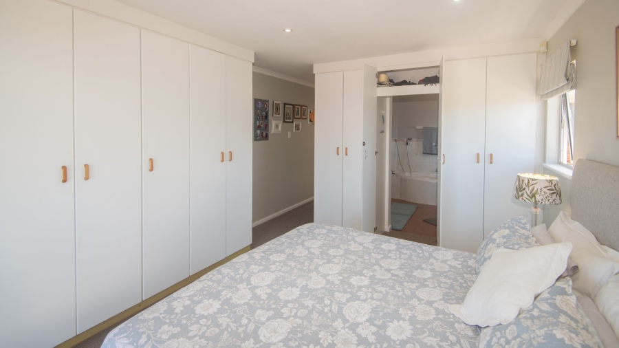 5 Bedroom Property for Sale in Hersham Western Cape